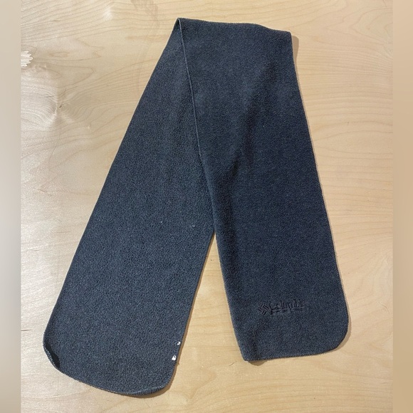 Columbia Black Fleece Scarf (MV) - Picture 3 of 9